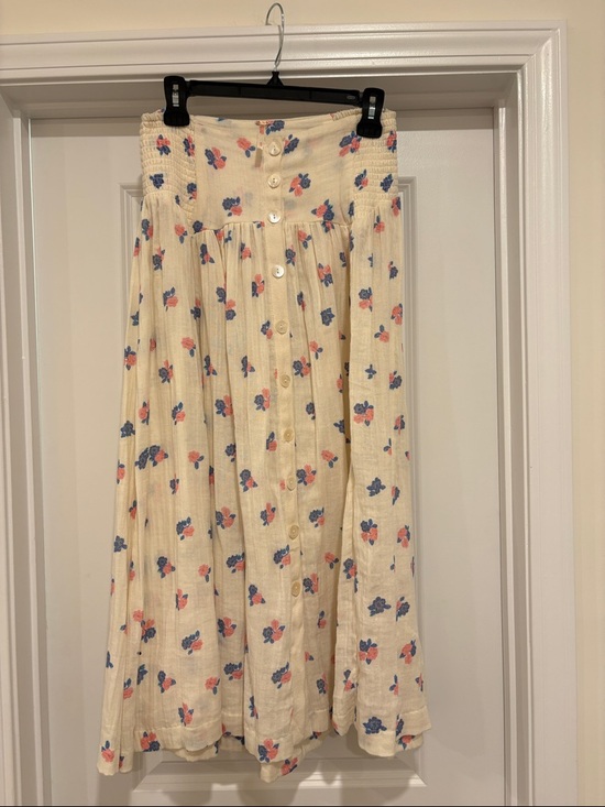 Free People Dresses & Skirts - Cream Floral Button-Front Midi Skirt